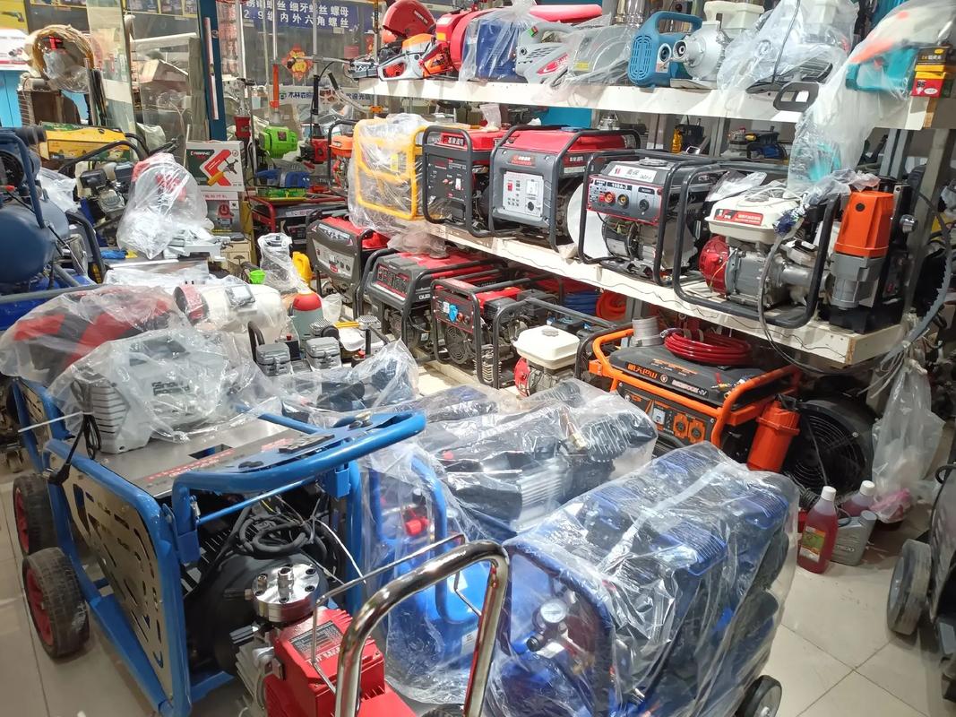 花花五金机电鑫港电器城西大正门北边的那个通道靠大西边c区12